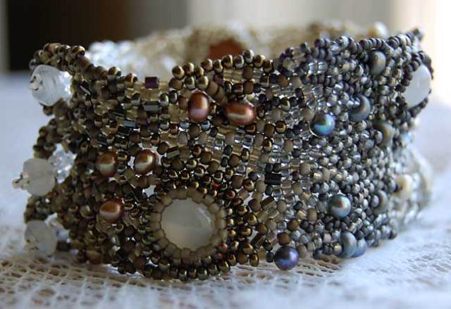 WinterWoodsClose2042810